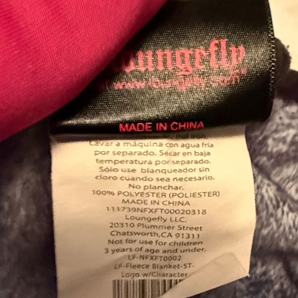 Netflix Stranger Things Throw Blanket Soft Plush 58"x48" Huge Cozy Oversized - Picture 5 of 6